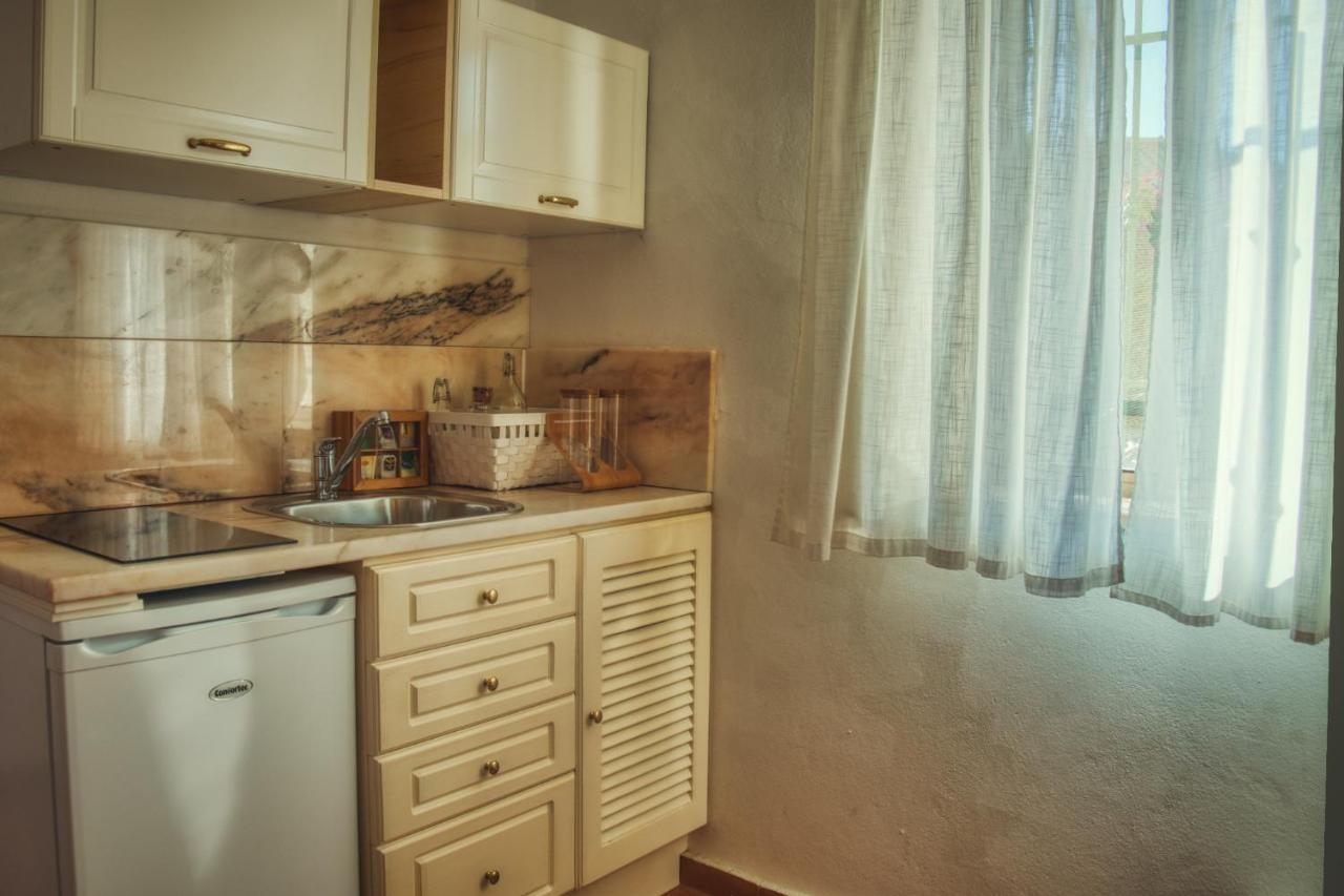Moonshine Guest House With Private Studios And Private Cottage Lagos Exterior photo